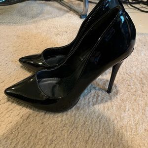 Black Stilletto